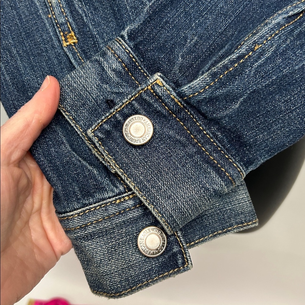 American Eagle Denim distressed, jean jacket size medium 100% cotton - Picture 6 of 7